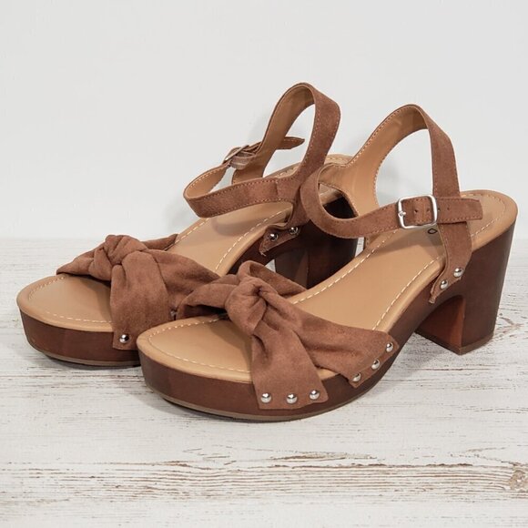 Torrid Platform Heeled Sandals Faux Suede women's Size 10 WW great condition - Picture 2 of 7